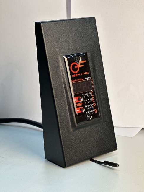 Блок керування-терморегулятор з программатором ERAFLYME 4LTR для електрорадіаторів (чорного кольору)